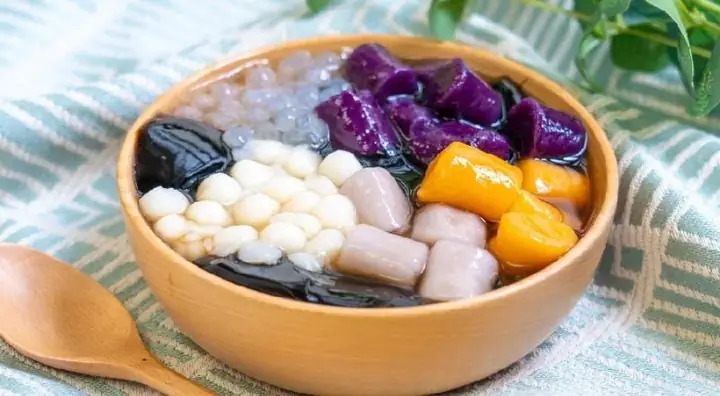 Nguyên Liệu Chuẩn Bị Cho Món Chè Khoai Dẻo