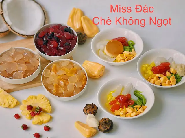 Với sologan "Chè không ngọt", Miss Đác nổi tiếng trong giới ăn vặt Sài Gòn với hương vị chè thanh đạm, hoàn toàn khác biệt với vị chè ngọt đậm truyền thống trước kia.