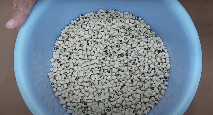 Bước 1: Sơ Chế Và Nấu Chín Đậu Trắng