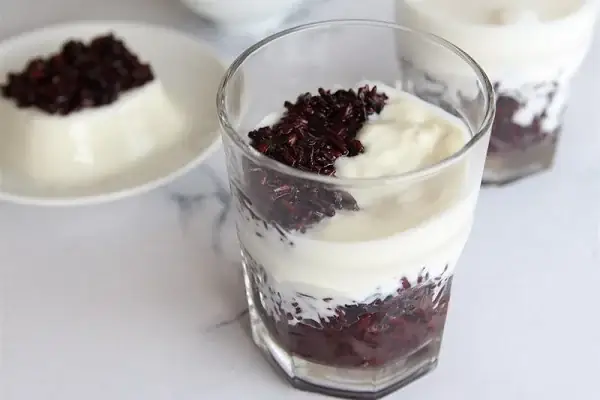 Cách nấu chè nếp cẩm sữa chua Cách nấu chè nếp cẩm sữa chua