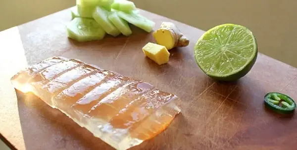 Bước 1: Sơ Chế Nha Đam Bước 1: Sơ Chế Nha Đam