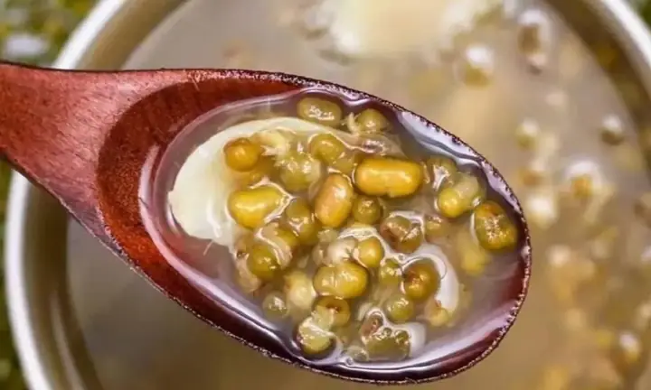 2. Công dụng tuyệt vời của chè nhãn nhục đậu xanh