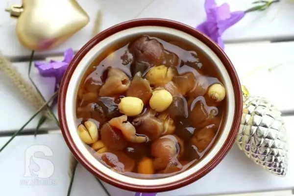 Cách Nấu Chè Nhãn Nhục Phổ Tai Thanh Mát Giải Nhiệt