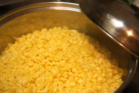 Cách nấu chè hạt sen khô mau mềm, không bị sượng?