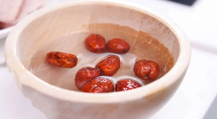 Hướng Dẫn Nấu Chè Táo Đỏ Hạt Sen Đậu Xanh Hướng Dẫn Nấu Chè Táo Đỏ Hạt Sen Đậu Xanh