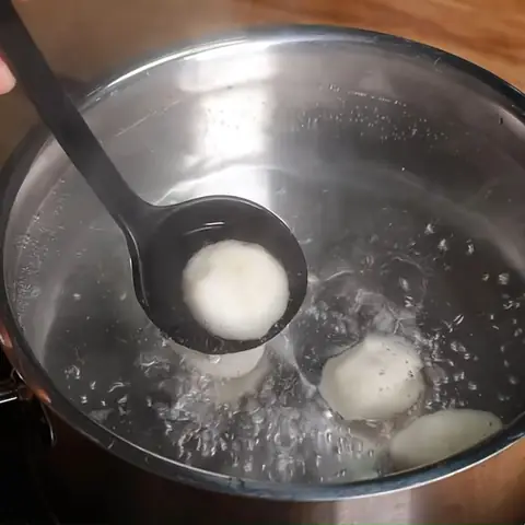 Sơ Chế Và Luộc Củ Năng