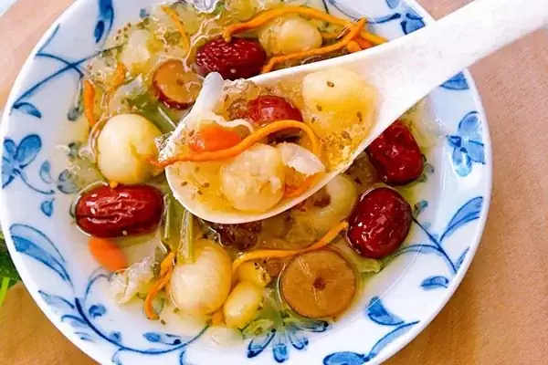 Cách Nấu Chè Dưỡng Nhan Tuyết Yến Cách Nấu Chè Dưỡng Nhan Tuyết Yến