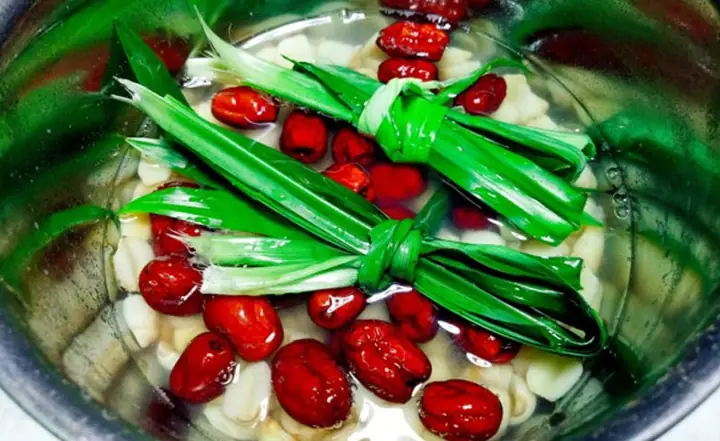 Hướng Dẫn Nấu Chè Hạt Sen Táo Đỏ