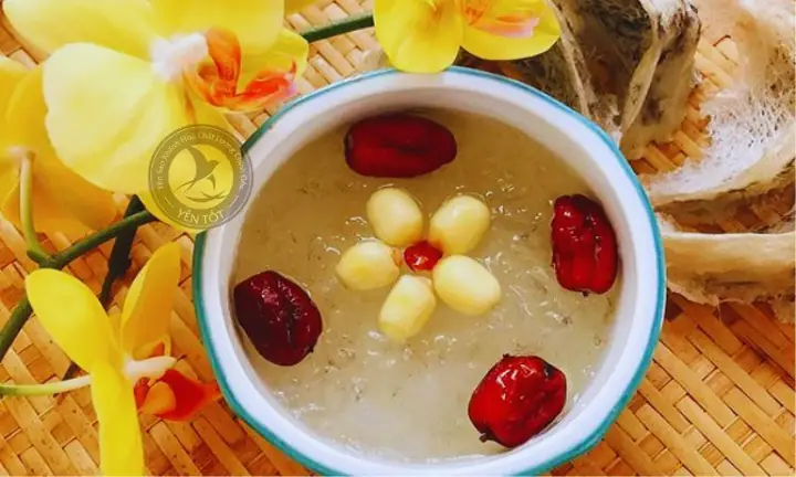 Cách nấu chè yến hạt sen táo đỏ: Giúp bổ máu, tăng cường sức khỏe