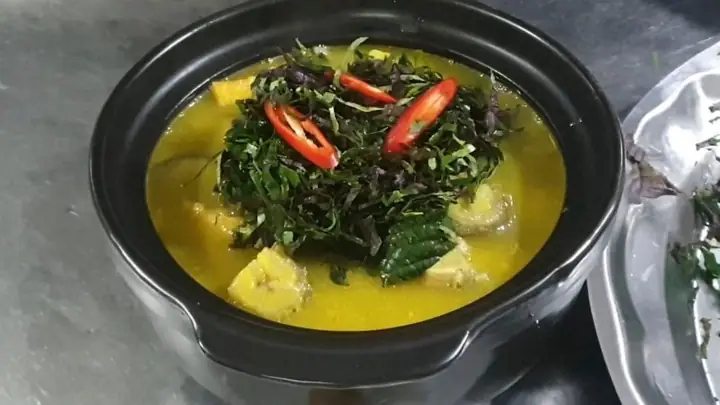 7. Cá Chình Om Chuối Đậu