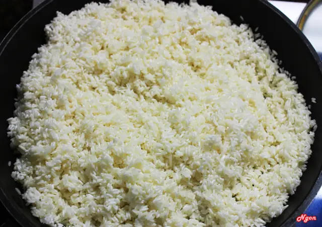 Bước 1: Chuẩn bị gạo Bước 1: Chuẩn bị gạo