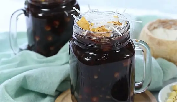 Chè đậu đen hạt sen là món chè bổ dưỡng, vừa giúp giải nhiệt cơ thể, giấc ngủ sâu hơn lại cực kỳ tốt cho sức khỏe con người. Chè đậu đen hạt sen là món chè bổ dưỡng, vừa giúp giải nhiệt cơ thể, giấc ngủ sâu hơn lại cực kỳ tốt cho sức khỏe con người.