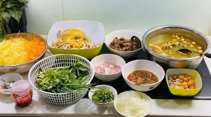 cách nấu cơm gà bà buội