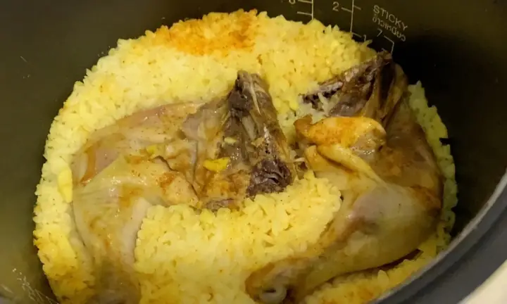 Bước 4: Hấp gà cùng cơm Bước 4: Hấp gà cùng cơm