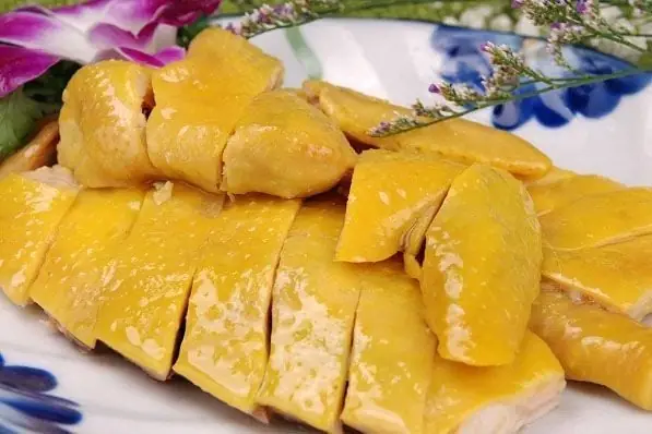 Cách Chọn Mua Và Sơ Chế Thịt Gà Khi Nấu Cơm Gà Hải Nam