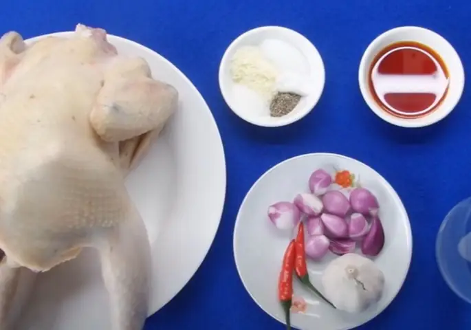 Chuẩn bị nguyên liệu và dụng cụ