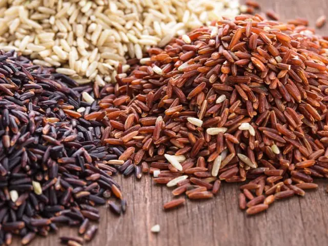 Cách Nấu Gạo Lứt Thơm Ngon Mềm Dẻo Bằng Nồi Cơm Điện