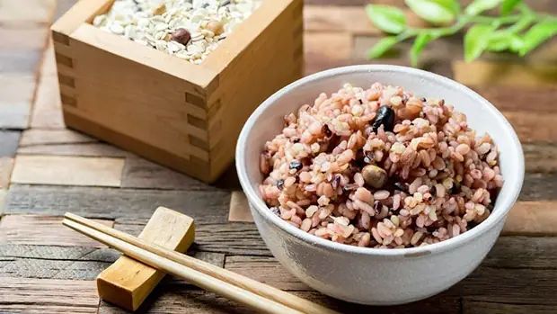 Cách Nấu Cơm Gạo Lứt Hàn Quốc Dẻo Thơm Chuẩn Vị