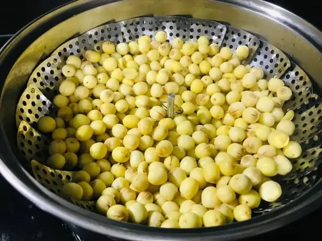 Bước 2: Sơ Chế Nguyên Liệu