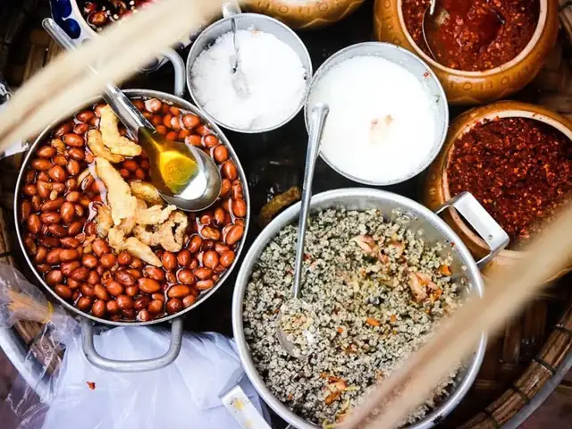 Nguyên Liệu Của Món Cơm Hến