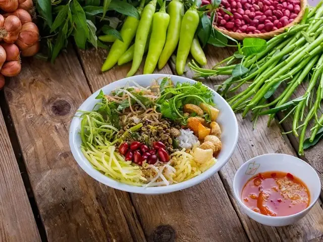 Thưởng Thức Cơm Hến Ngon Quên Lỗi Về