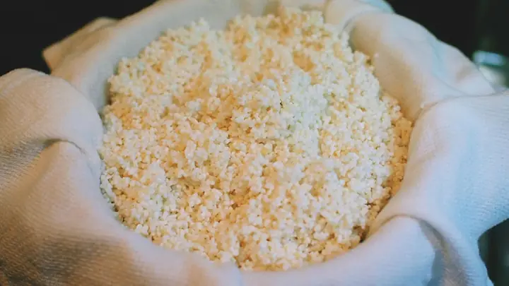 Bước 3: Hấp Cơm Tấm