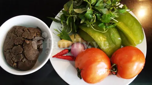 Ruốc cũng như rươi chỉ có theo mùa, và cũng thật may mắn khi trùng với mùa đông lạnh giá. Ruốc cũng như rươi chỉ có theo mùa, và cũng thật may mắn khi trùng với mùa đông lạnh giá.