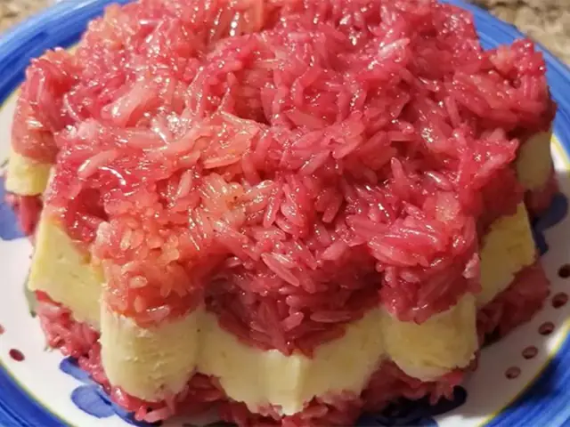 Xôi củ dền nhân đậu xanh