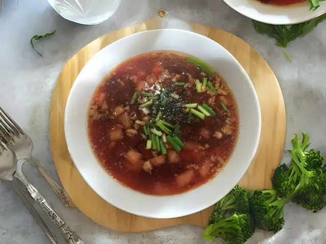 Canh củ dền đỏ nấu thịt băm