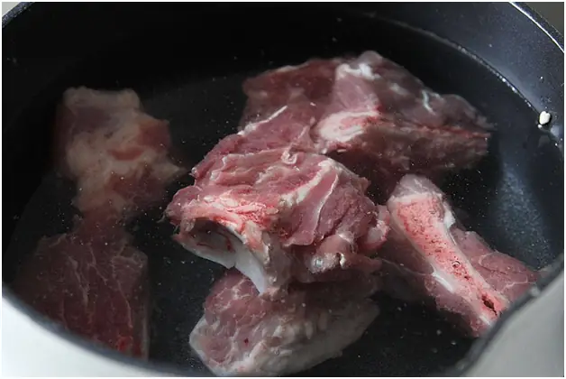 Canh Xương Là Món Canh Quá Quen Thuộc Rồi, Nhưng Bạn Thử Dùng Củ Sắn Dây Nấu Canh Xương Để Cảm Nhận Sự Khác Biệt Từ Món Canh Này Nhé!