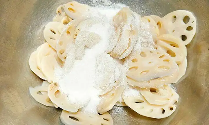 2. Cách Làm Mứt Củ Sen Ngọt Bùi, Thơm Dẻo