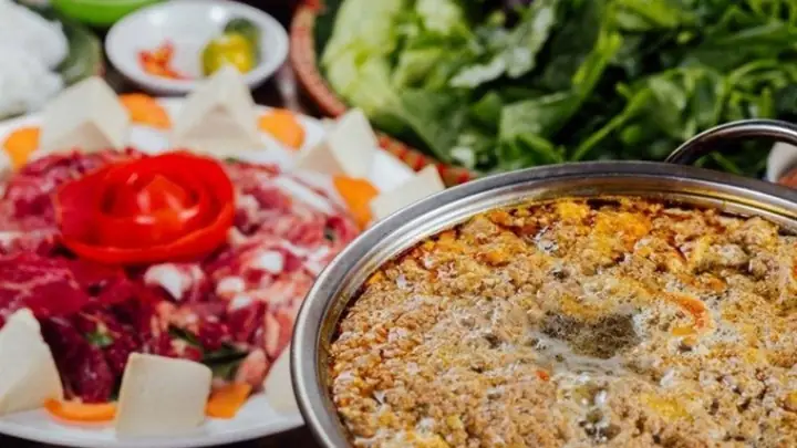 3. Lẩu cua đồng 3. Lẩu cua đồng