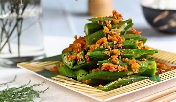 Cách Nấu Đậu Bắp Xào Tỏi Xanh Giòn, Không Nhớt Tại Nhà