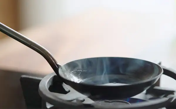 Vào Bếp Kéo Mì Trộn Dầu Ớt Để Có Tô Mì Đậm Chất Trung Hoa Thơm Ngon, Đúng Ý Vào Bếp Kéo Mì Trộn Dầu Ớt Để Có Tô Mì Đậm Chất Trung Hoa Thơm Ngon, Đúng Ý