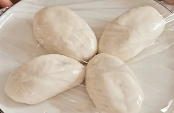 Vào Bếp Kéo Mì Trộn Dầu Ớt Để Có Tô Mì Đậm Chất Trung Hoa Thơm Ngon, Đúng Ý Vào Bếp Kéo Mì Trộn Dầu Ớt Để Có Tô Mì Đậm Chất Trung Hoa Thơm Ngon, Đúng Ý