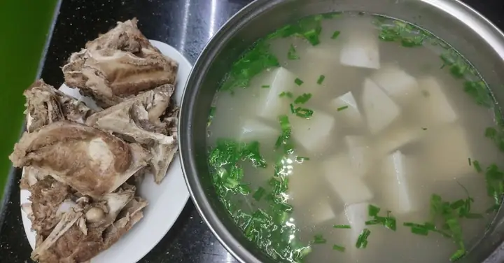 Cách Nấu Xương Đầu Heo Hầm Đậm Đà, Nước Dùng Ngọt Thanh