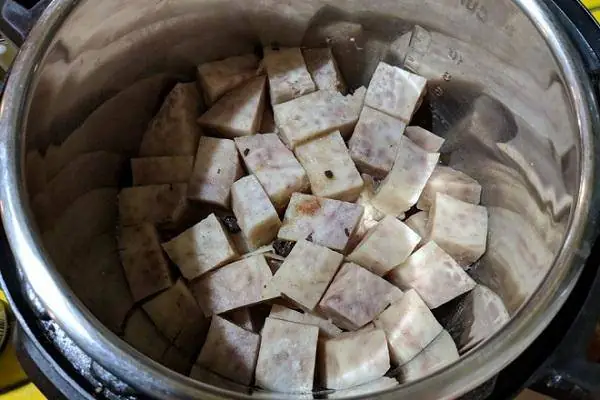 Cách Nấu Chè Đậu Trắng Với Khoai Môn Cách Nấu Chè Đậu Trắng Với Khoai Môn