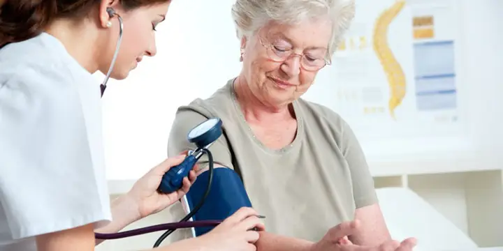 4Lưu ý khi dùng đậu trắng và tỏi để chữa bệnh