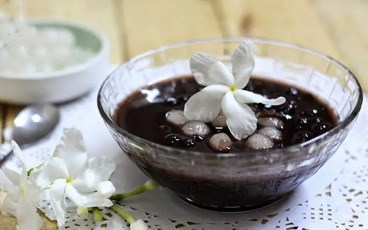 Bước 4: Kết Hợp Nấu Chè