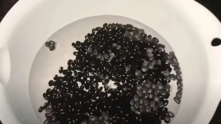 Bước 1: Sơ Chế Nguyên Liệu