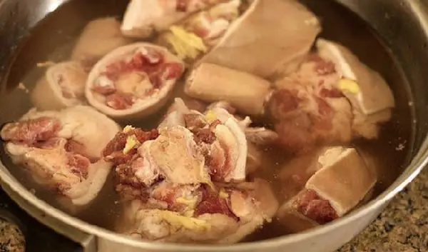 Bước 1. Sơ chế đuôi bò