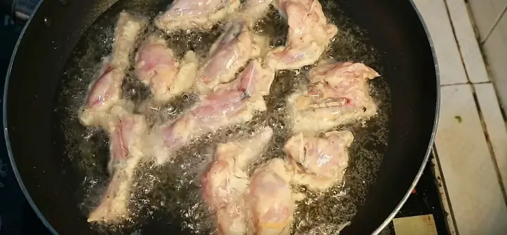 Bước 3: Chiên Ếch Bước 3: Chiên Ếch