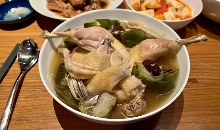 Công Dụng Của Món Gà Hầm