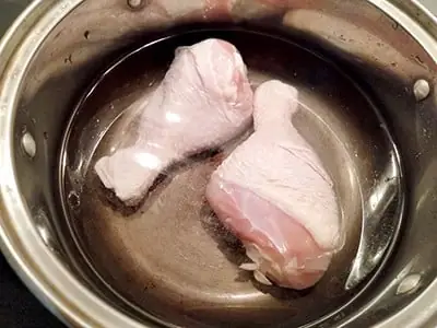 2. Cách làm cơm gà chiên mắm tỏi cùng Cơm gà Singapore