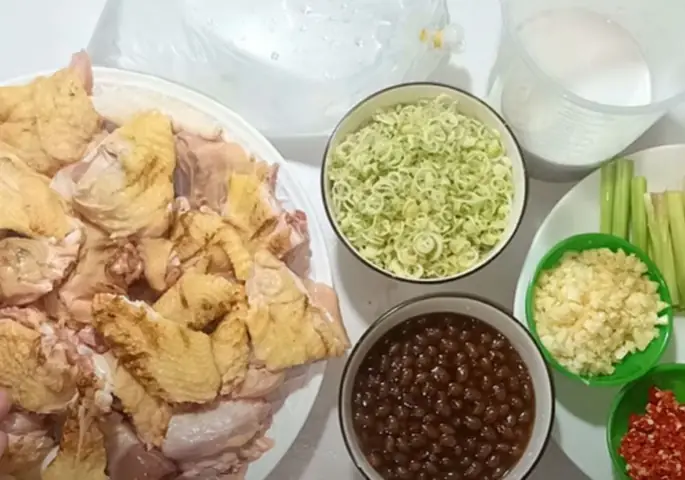 Chuẩn bị nguyên liệu và dụng cụ Chuẩn bị nguyên liệu và dụng cụ