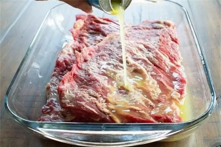 Thả Thứ Này Vào Ướp Thịt: Đảm Bảo Món Ăn Thơm Mềm, Không Bị Khô Dai