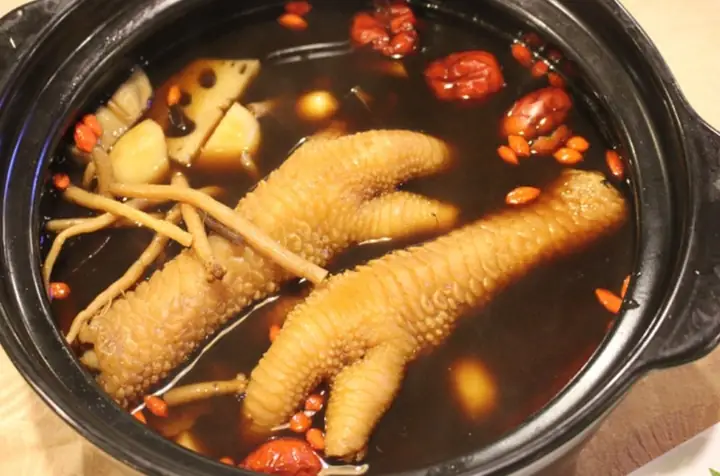 Gà Đông Tảo Hầm Thuốc Bắc