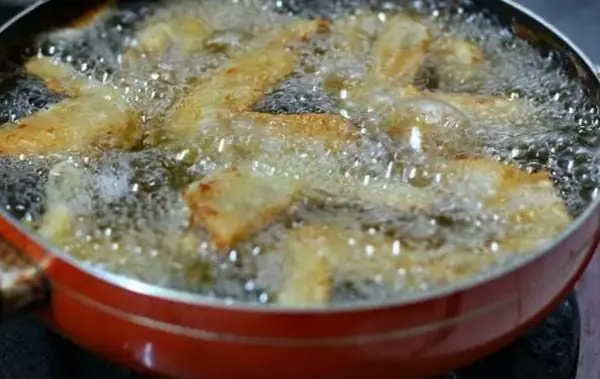 Bước 2: Chiên gà Bước 2: Chiên gà