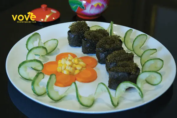 Cơm gạo mầm Vibigaba tỏi đen cuộn sushi rong nho