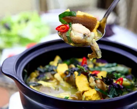 Củ chuối om lươn và món nộm củ chuối.